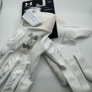 Under Armour Medium • White / Metallic Silver Gloves * UA F9 Nitro * Football